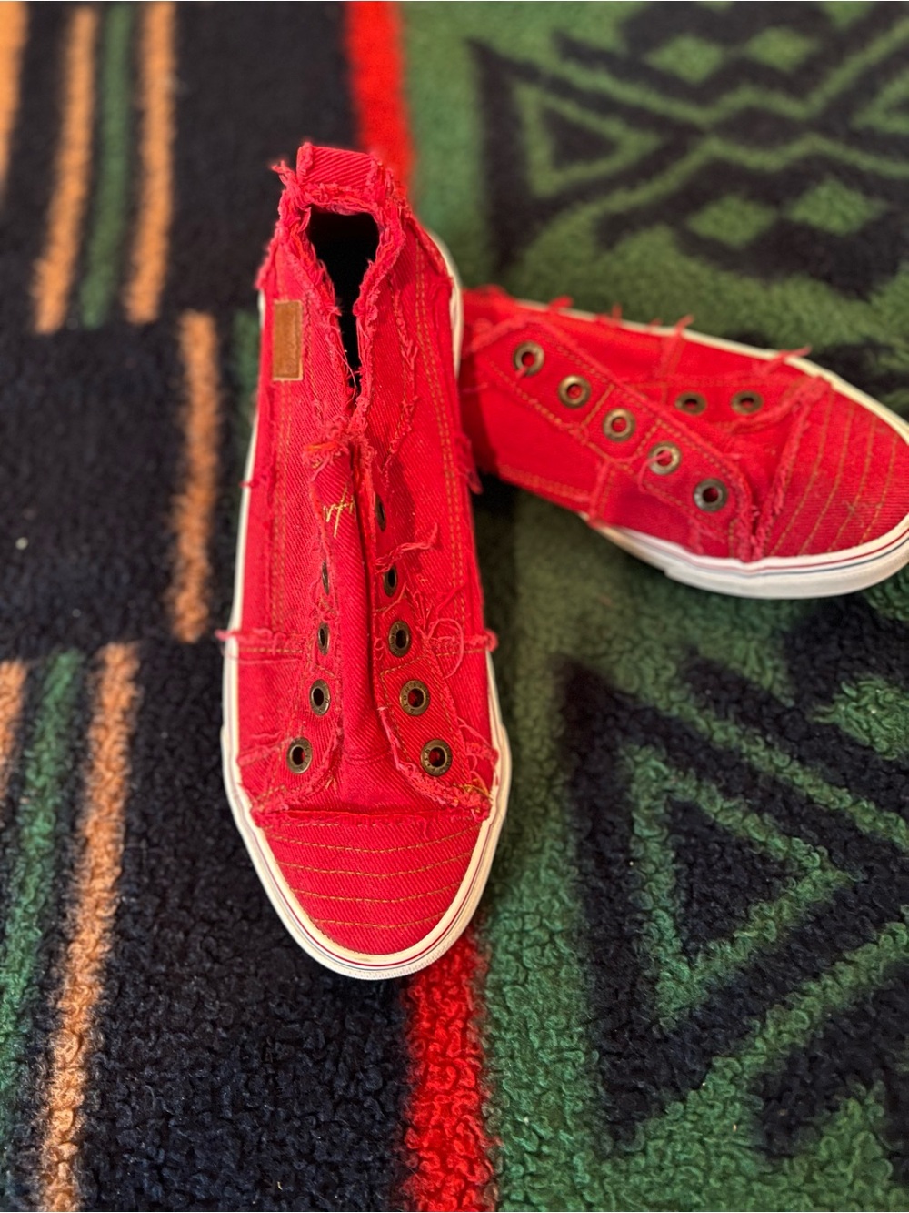 ❤️ BlowFish Women Red Canvas Slip-On Sneakers ❤️